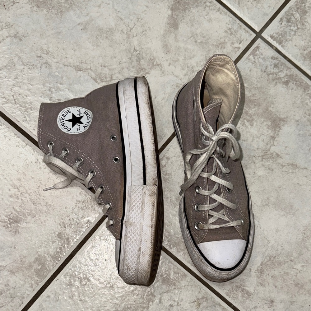 Converse platform high-top sneakers in gray